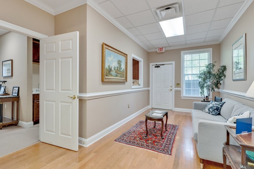 More Photos Of 2104 Delta Way, Tallahassee Office For Sale