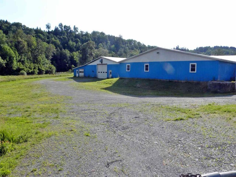 More Photos Of 303 Willoughby Ave, Orleans Freestanding For Sale