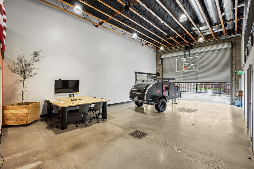 More Photos Of 225-231 W 16th St, National City Service For Sale