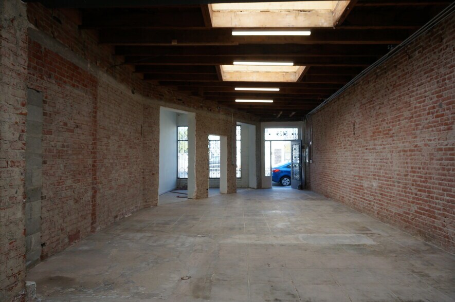 More Photos Of 5128 Santa Monica Blvd, Los Angeles Storefront Retail Office For Lease