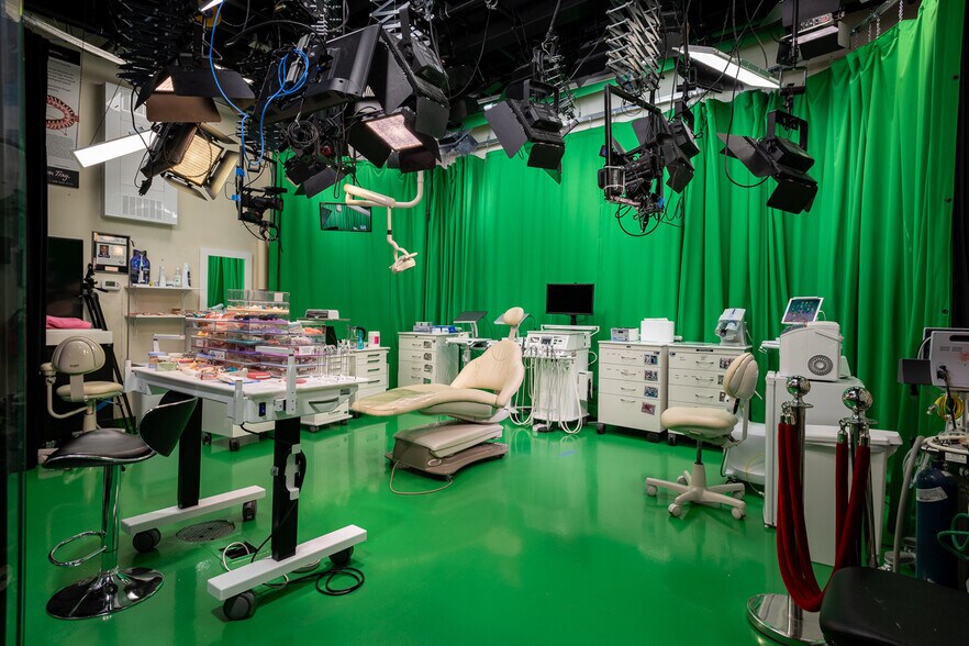 More Photos Of 302 S Lewis Ave, Tulsa Medical For Lease