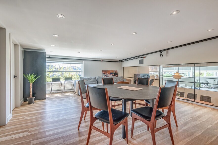 More Photos Of 6829-6845 Av de l'Épée, Montréal Loft Creative Space For Lease