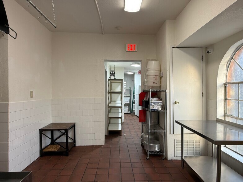 More Photos Of 5402 S Zarzamora St, San Antonio Restaurant For Sale