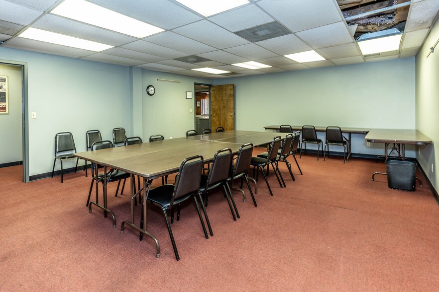 More Photos Of 283 N Main St, Fredericktown Industrial For Sale