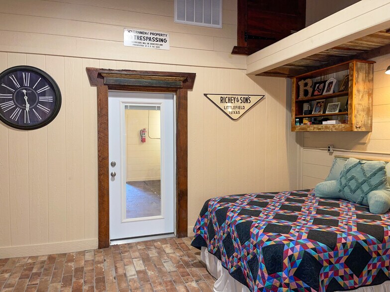 More Photos Of 503-505 Conrad Hilton Blvd, Cisco Storefront Retail Residential For Sale