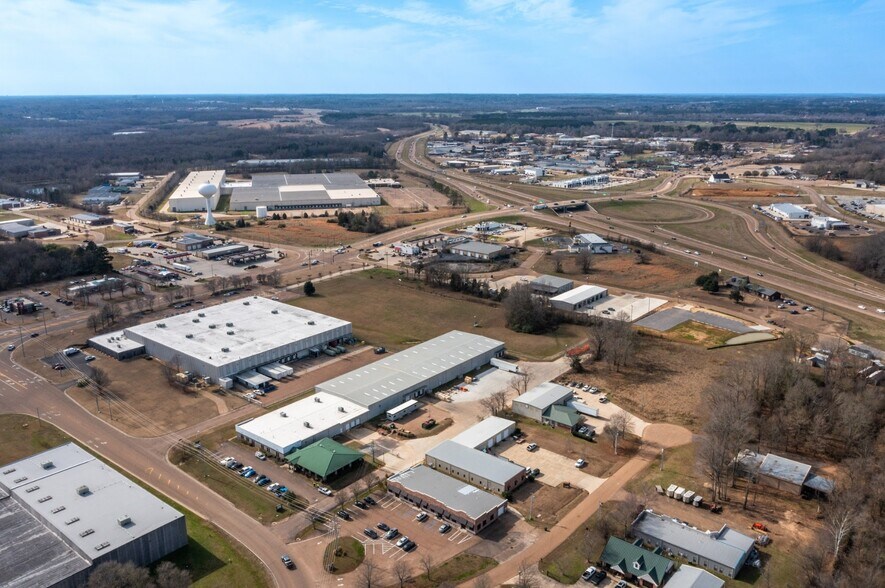 More Photos Of 135 Industrial Dr N, Madison Warehouse For Sale