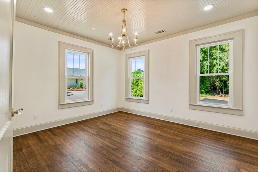 More Photos Of 56 Atlanta St, McDonough Office For Sale