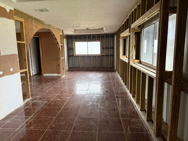 More Photos Of 5834 Josephine St, Pearland Warehouse For Sale