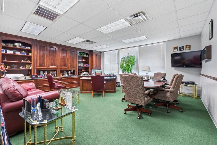 More Photos Of 1030 Regional Park Dr, Houston Office For Sale