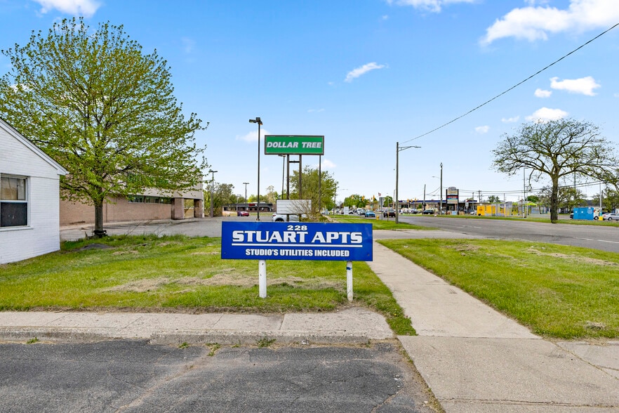 More Photos Of 228 Inkster Rd, Inkster Apartments For Sale