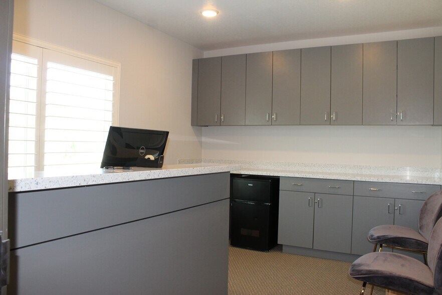 More Photos Of 6542 Greatwood Pky, Sugar Land Medical For Lease