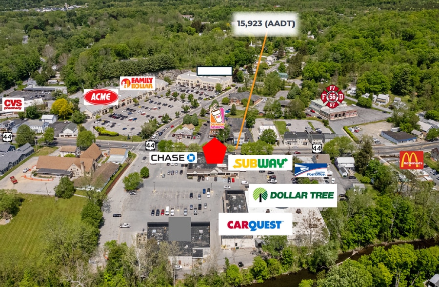 More Photos Of 1600 Main St, Pleasant Valley Storefront For Lease
