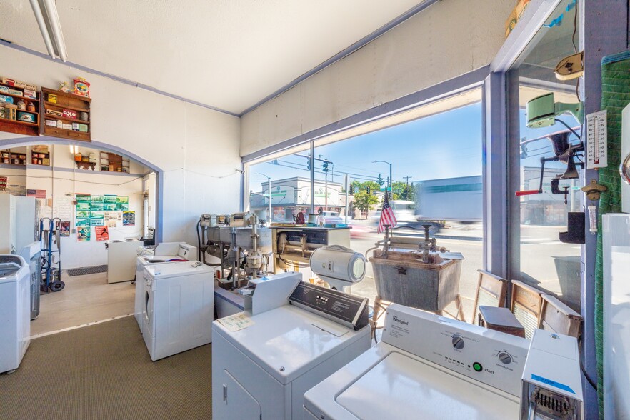 More Photos Of 1902-1906 Broadway Ave, Everett Storefront For Sale