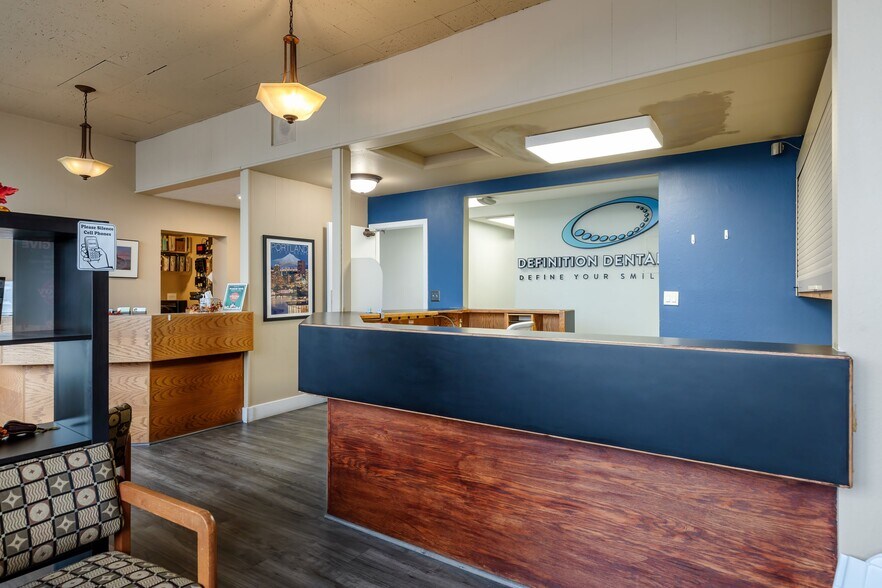 More Photos Of 12850 SW Canyon Rd, Beaverton Medical For Lease