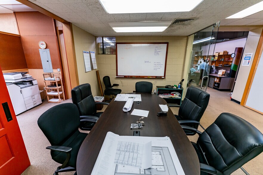 More Photos Of 5135-5145 E 38th Ave, Denver Warehouse For Sale