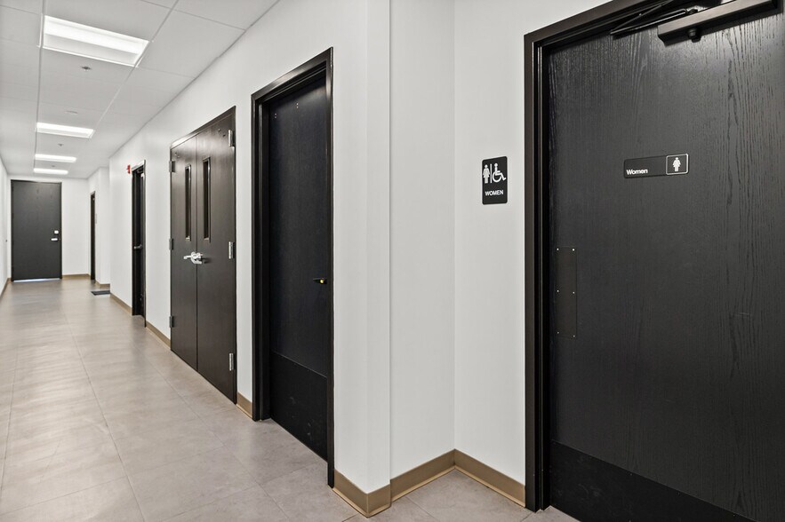 More Photos Of 300 N 5th St, Lafayette Office For Lease