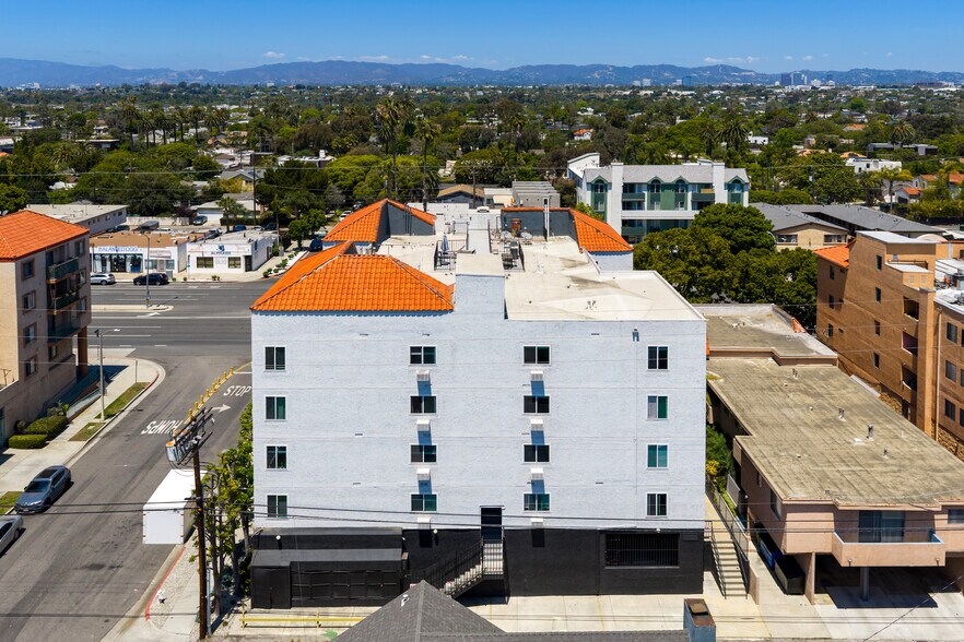 More Photos Of 1400 Venice Blvd, Venice Apartments For Sale