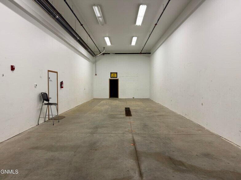 More Photos Of 4100 Hagen Ave, Bismarck Light Distribution For Sale