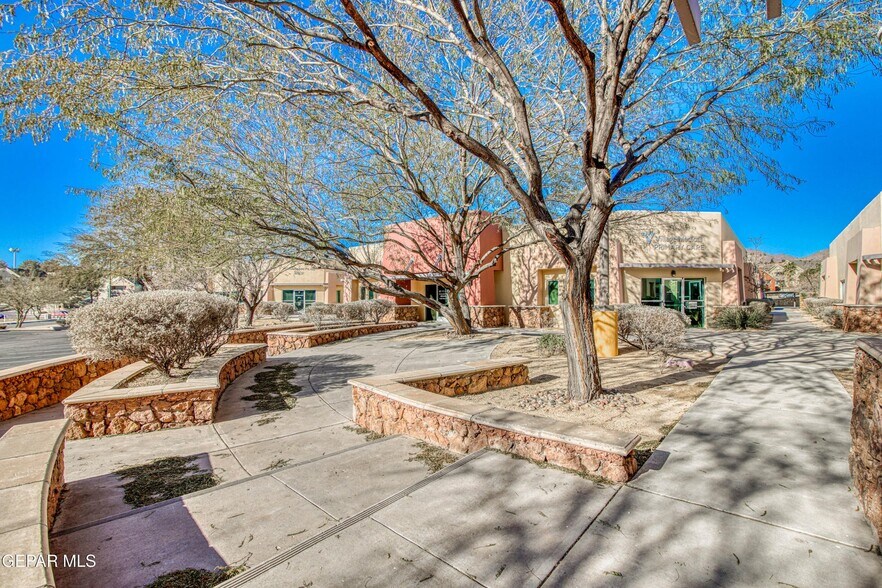 More Photos Of 550 S Mesa Hills Dr, El Paso Medical For Lease