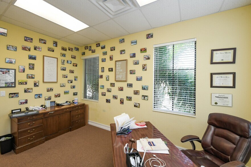 More Photos Of 5920 Pan American Blvd, North Port Medical For Lease