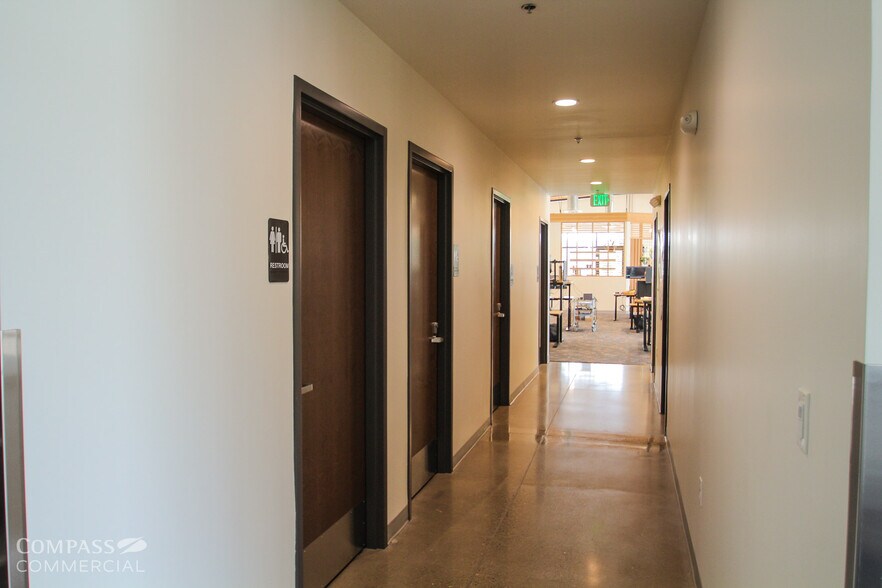 More Photos Of 2723 NW Potts Ct, Bend Office For Lease