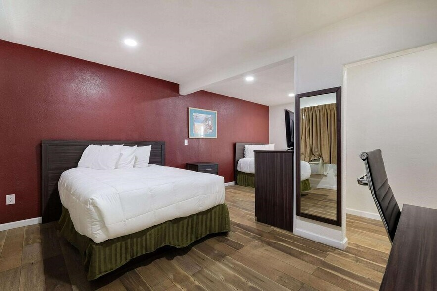More Photos Of 625 W Broadway St, Needles Hotel For Sale
