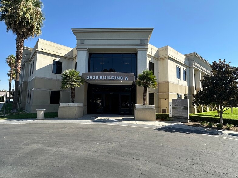 More Photos Of 3838 San Dimas St, Bakersfield Medical For Lease