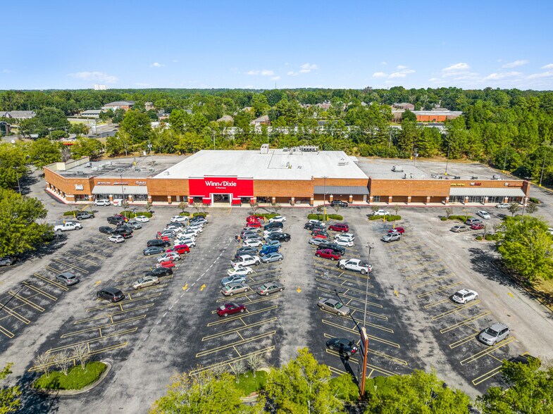 More Photos Of 6300 Grelot Rd, Mobile Storefront For Lease