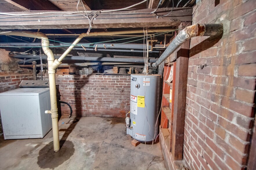 More Photos Of 212 E Main St, Carlinville Office Residential For Sale