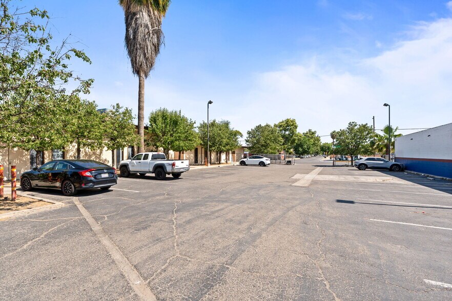 More Photos Of 1921 E Belmont Ave, Fresno Lodge Meeting Hall For Sale