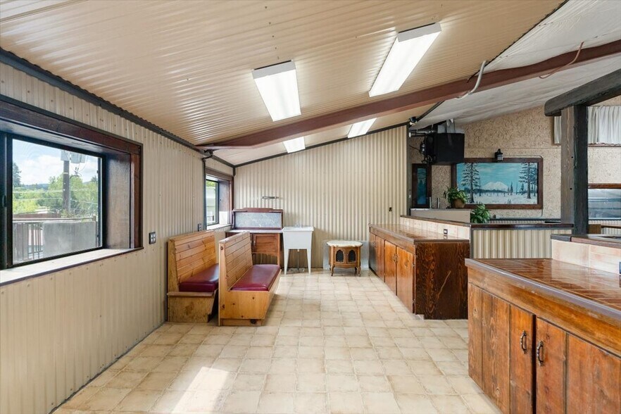 More Photos Of 360 College Ave, Weed Showroom For Sale