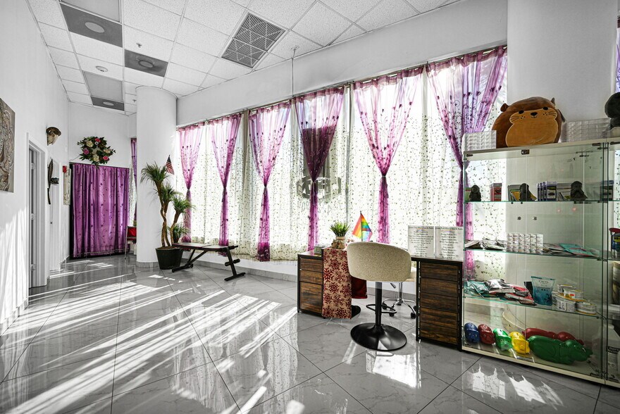 More Photos Of 2301 Wilton Dr, Wilton Manors Apartments For Sale