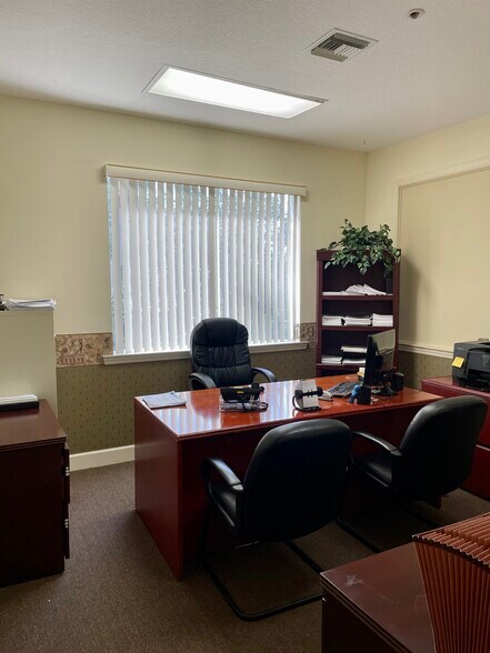 More Photos Of 8830 S Tamiami Trl, Sarasota Office For Lease