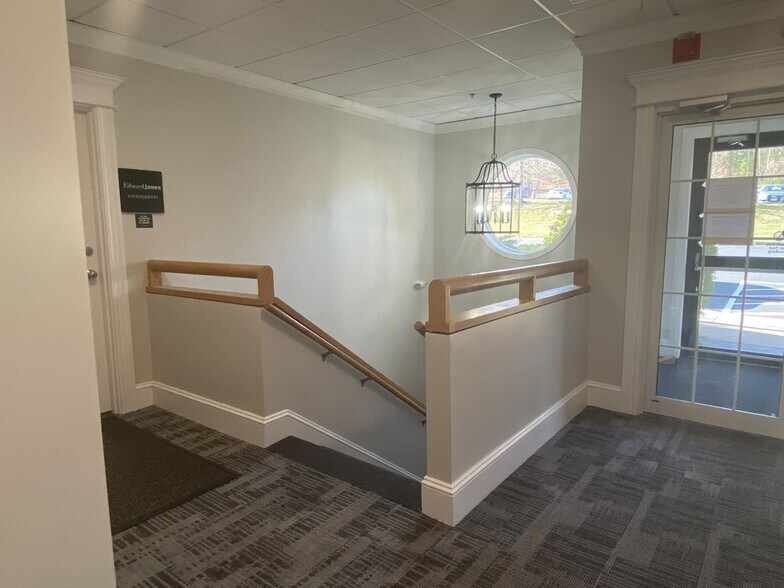 More Photos Of 231 Chief Justice Cushing Hwy, Cohasset Office For Lease