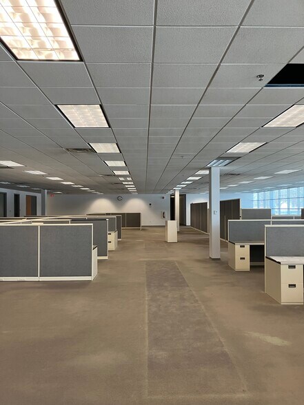 More Photos Of 2800 Duncan Rd, Lafayette Manufacturing For Lease