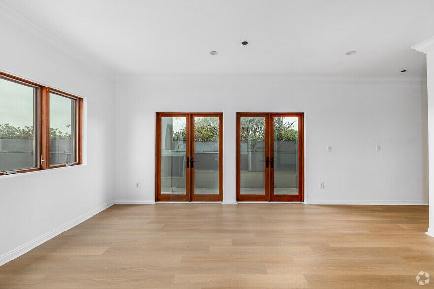 More Photos Of 930 S Robertson Blvd, Los Angeles Apartments For Lease
