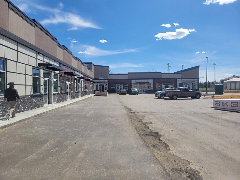 Primary Photo Of 6217 48A Av, Camrose Storefront Retail Office For Lease