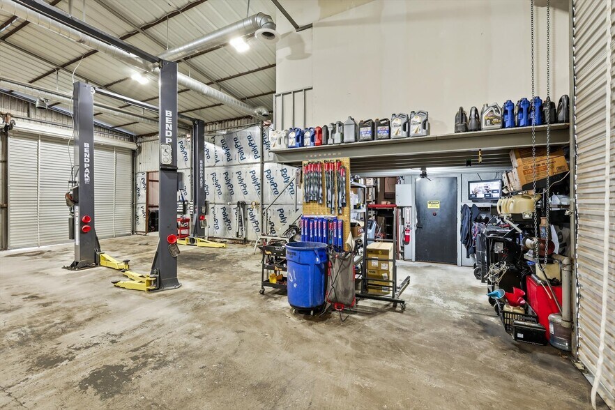 More Photos Of 103 W Franklin St, Alvord General Retail For Sale