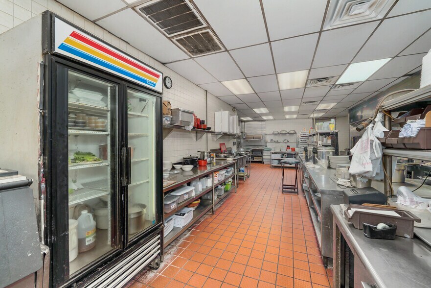 More Photos Of 2529 S 6 Hwy, Houston Restaurant For Sale