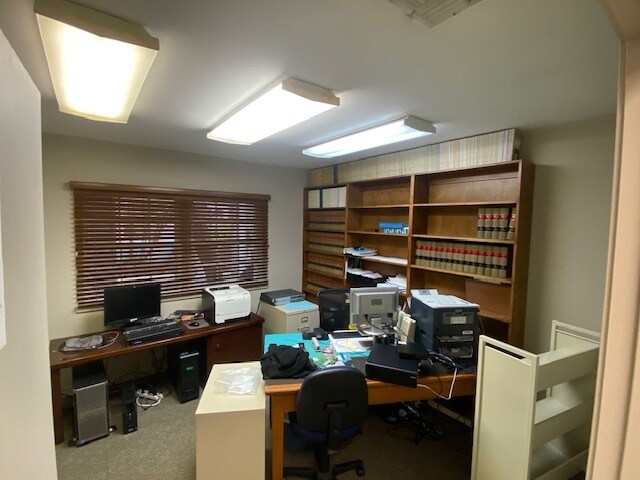 More Photos Of 214 Justice St, Brookhaven Office For Sale