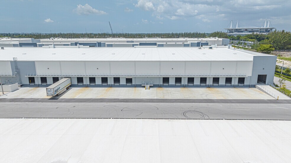 More Photos Of 1620 NW 215th St, Miami Gardens Unknown For Lease