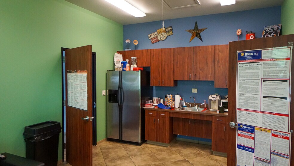 More Photos Of 2911 S A.W. Grimes Blvd, Pflugerville Office For Lease