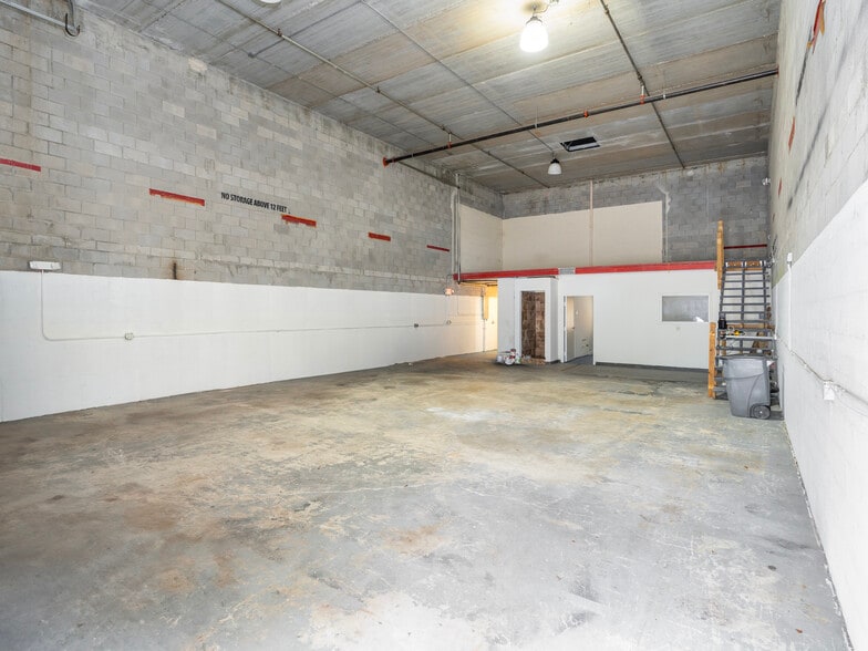 More Photos Of 20200 NW 2nd Ave, Miami Warehouse For Sale