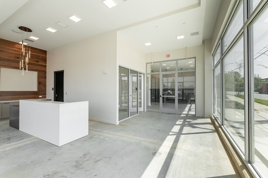 More Photos Of 300 S Hollywood St, Memphis Apartments For Sale