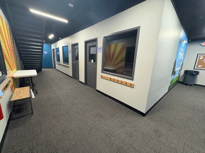 More Photos Of 1455 E 2nd St, Franklin Freestanding For Lease