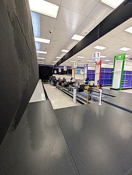 More Photos Of 1011 Wal St, Longview Freestanding For Sale