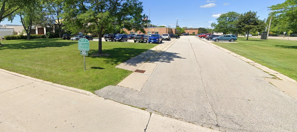 More Photos Of 975 Lombardi Ave, Green Bay Manufacturing For Lease