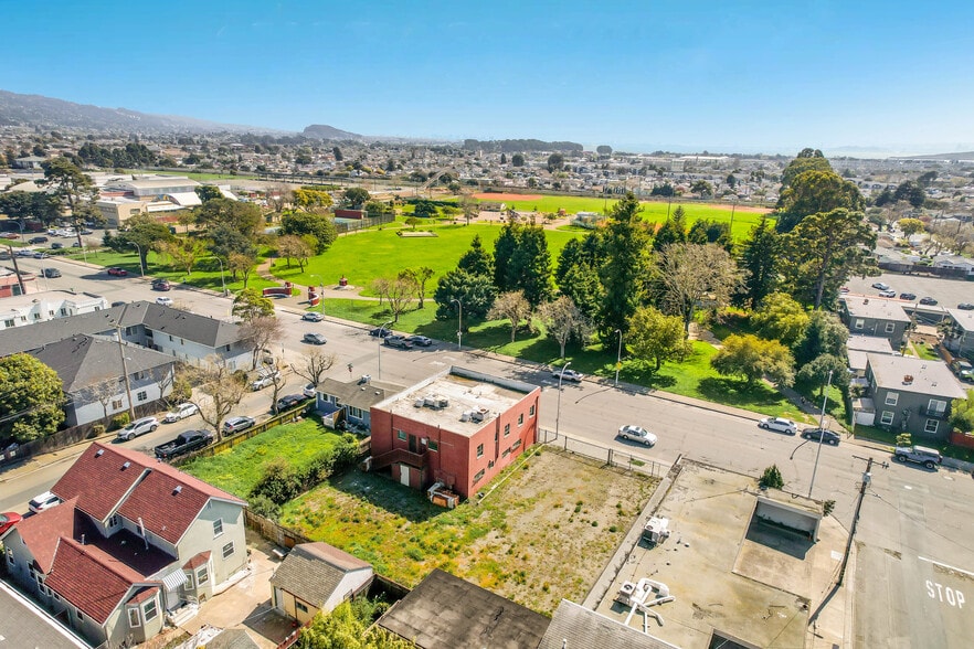 More Photos Of 2919--2923 MacDonald Ave, Richmond Office Residential For Sale