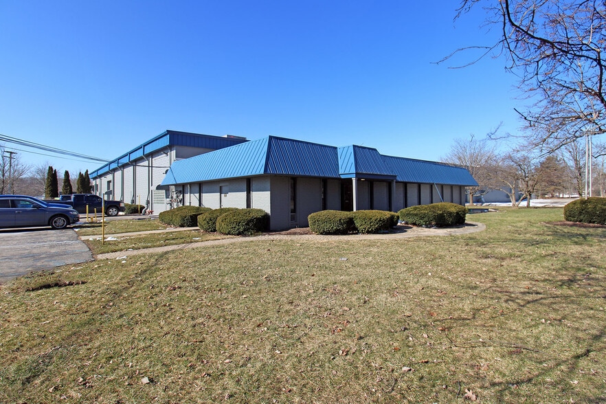 Primary Photo Of 10375 Dixie Hwy, Davisburg Manufacturing For Sale