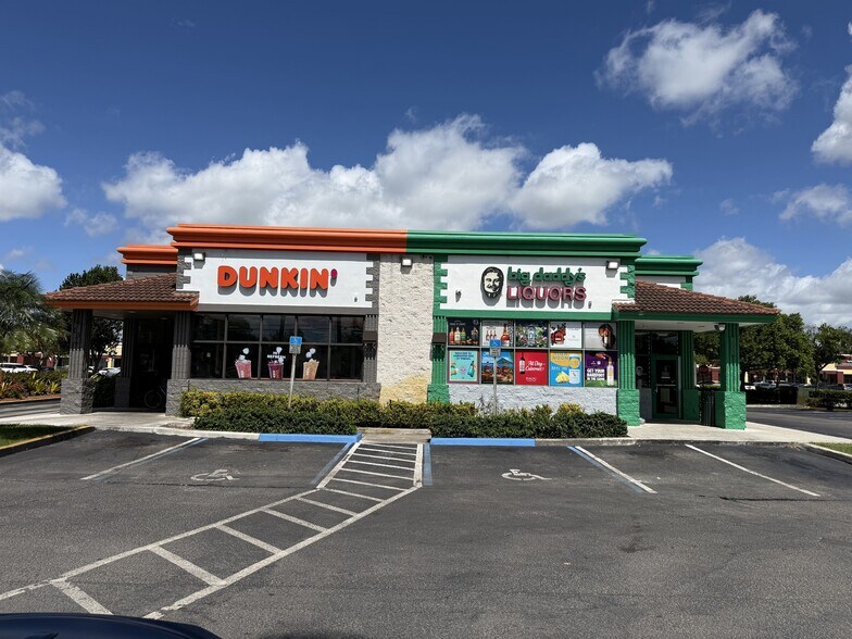 More Photos Of 6805-7031 Taft St, Hollywood Unknown For Lease